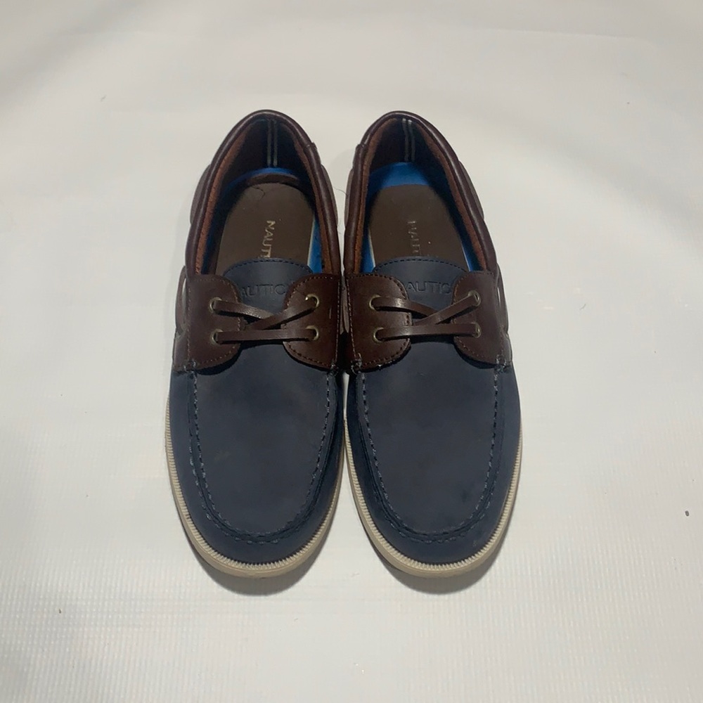 Nautica Navy & Brown Boat Shoes (Size 9)